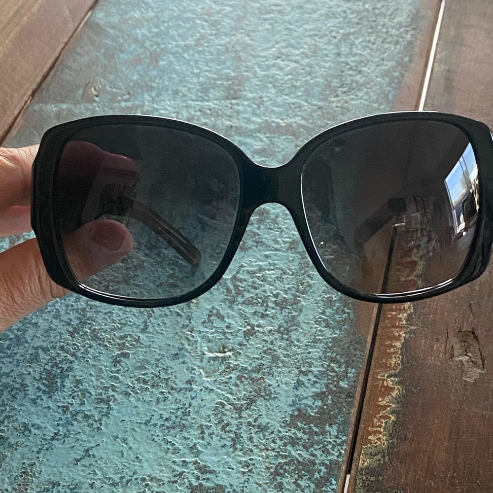 BURBERRY SUNGLASSES Made in Italy (Authentic)
